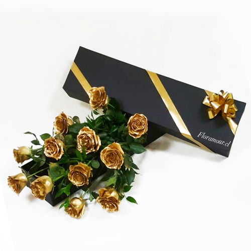 Espectacular estuche de lujo, 12 rosas naturales con tratamiento dorado.

Exclusivo Floramour.cl, Disponible slo en Santiago de Chile
